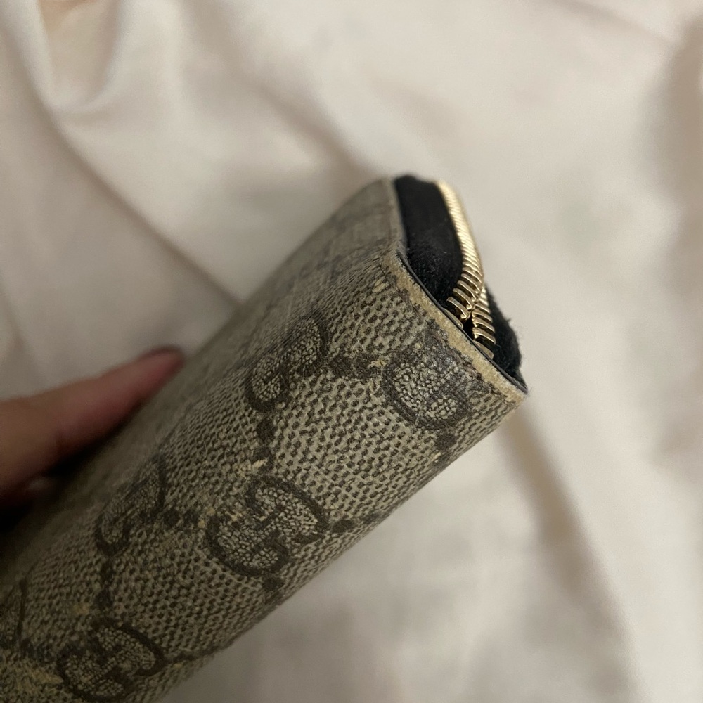 Gucci Beige/Brown GG Zip-Around Wallet - Picture 5 of 8